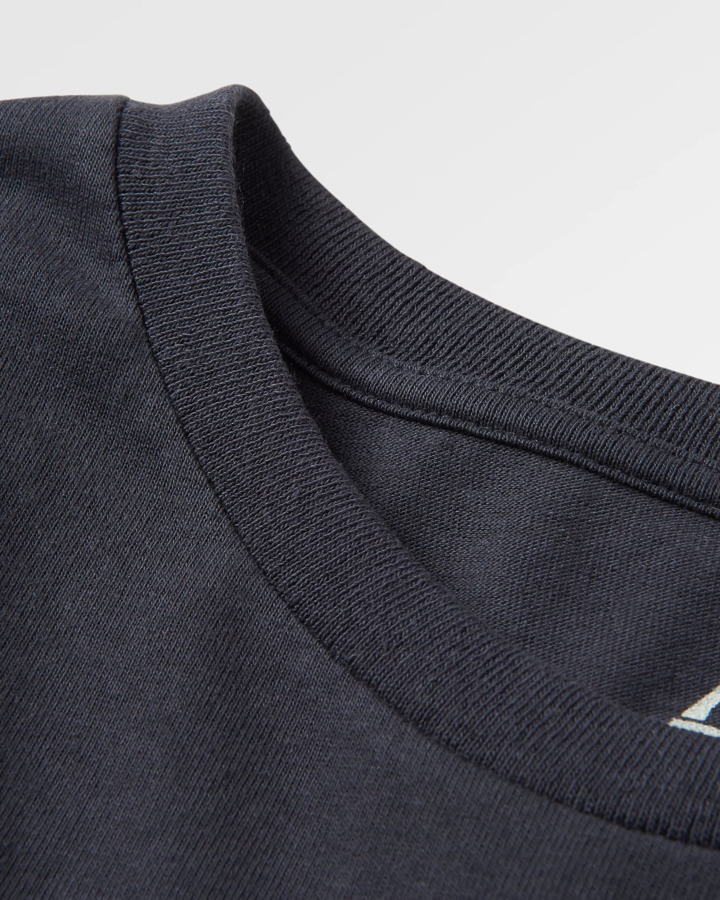 Discovery Recycled Cotton LS T-Shirt - Black - Flatlay