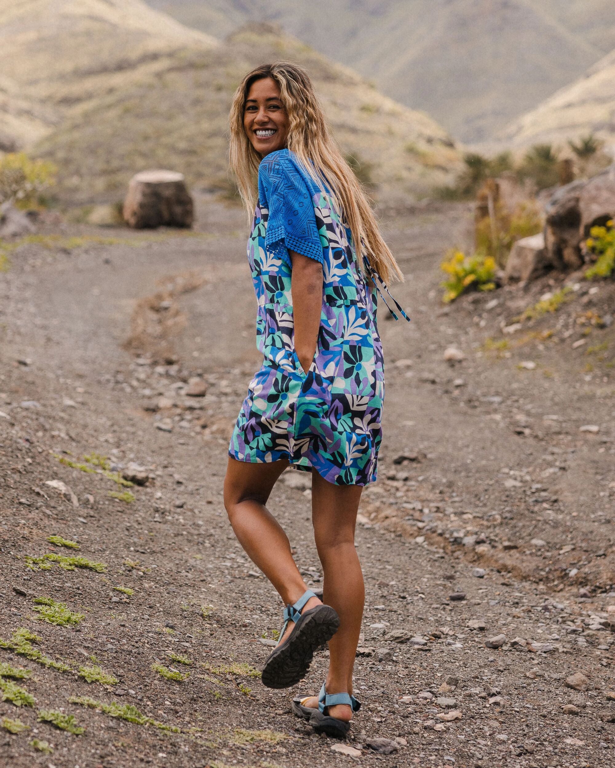 Sono Linen Beach Dress - Mountain Foliage Purple - Lifestyle