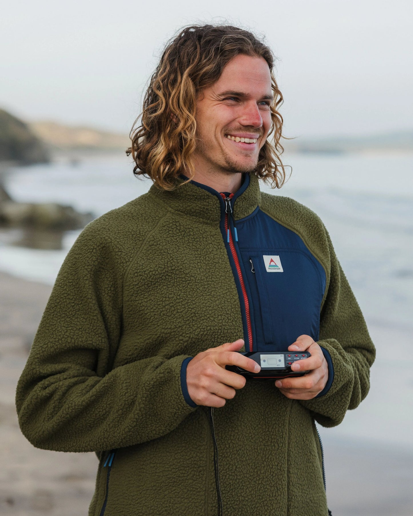 Offgrid 1/2 Zip Recycled Sherpa Fleece - Khaki - Lifestyle