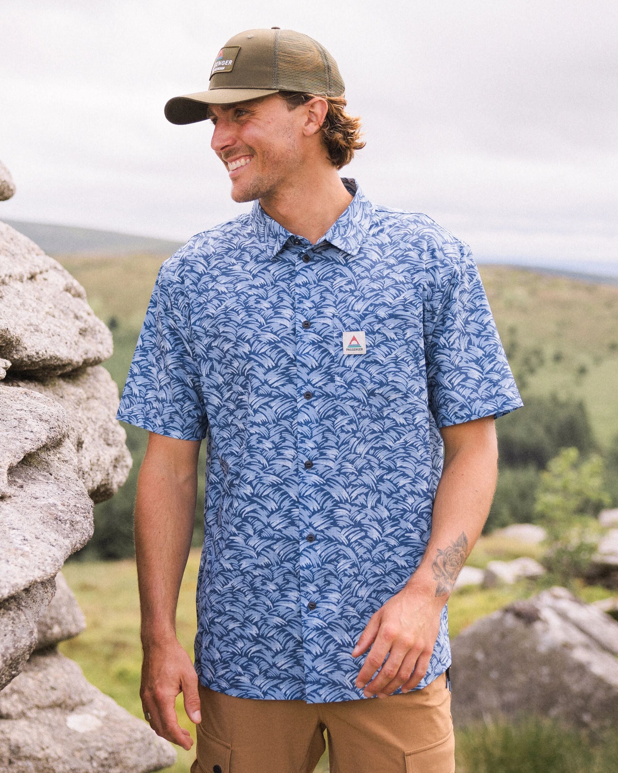 365 Recycled Active Shirt - Waves Dark Denim - Lifestyle