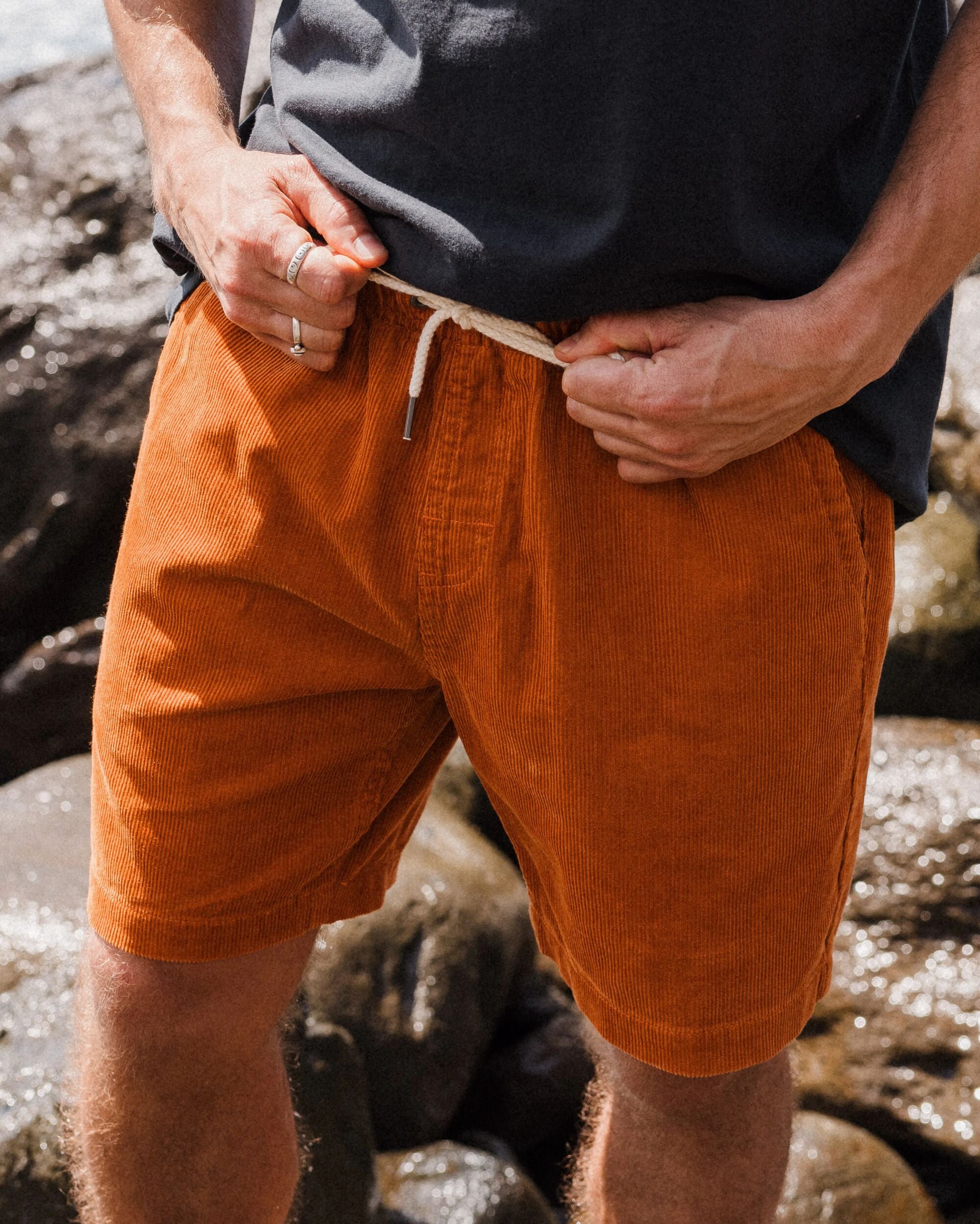 Drifter Cord Short - Sunset Orange - Lifestyle