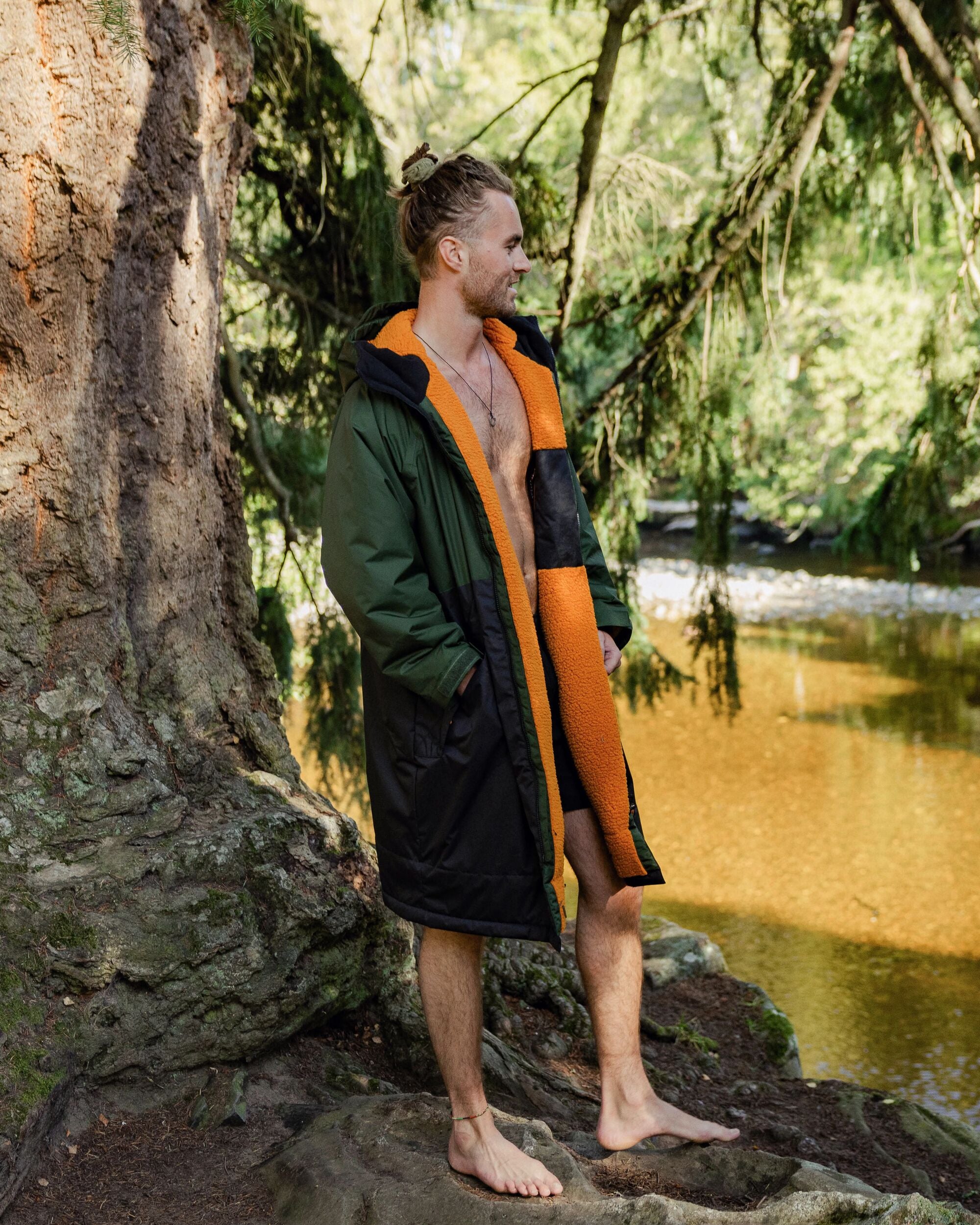 Tempest Recycled Waterproof Changing Robe - Fir Tree/ Black - Lifestyle - Male