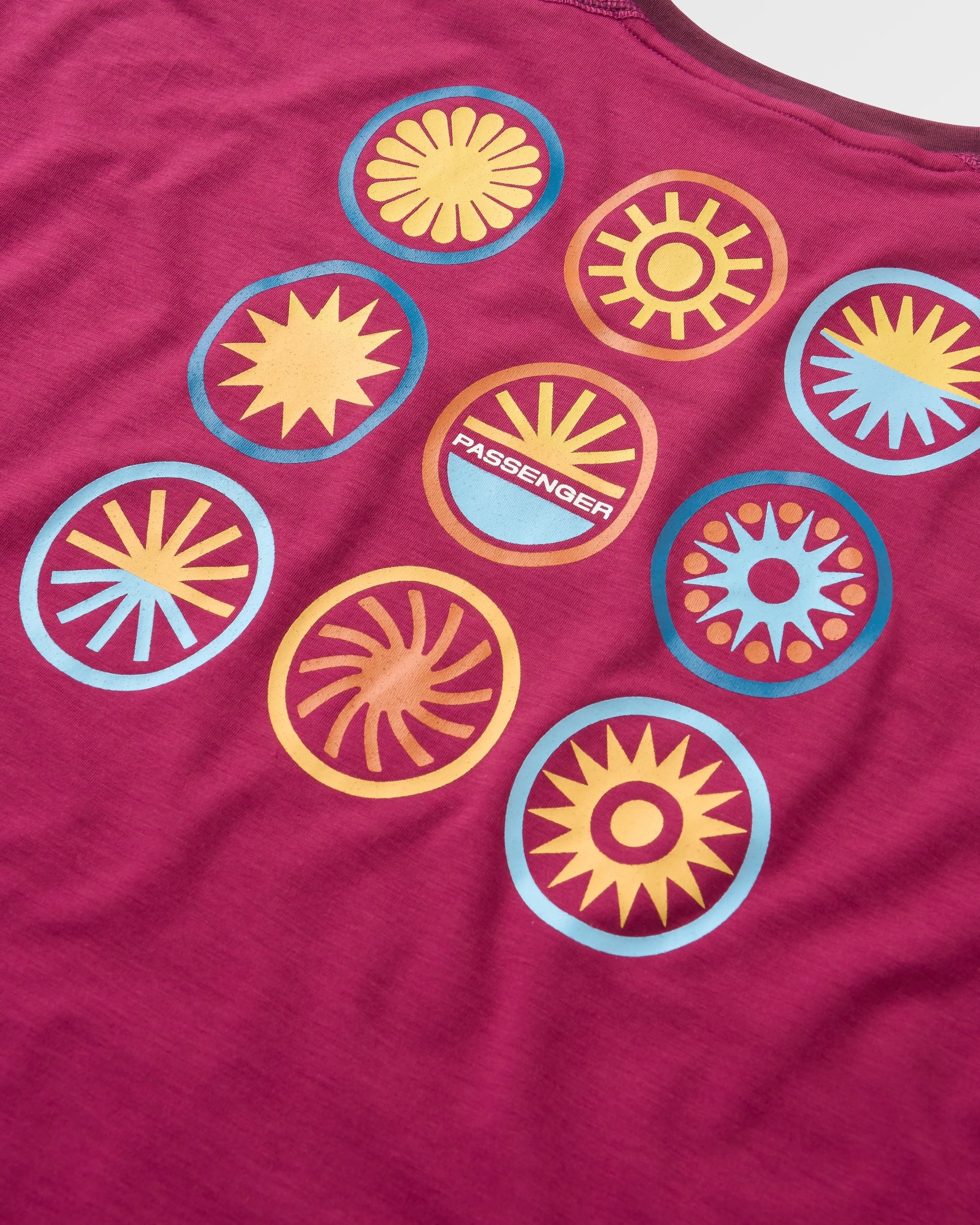 Chase The Light Active LS T-Shirt - Wild Berry - Flatlay