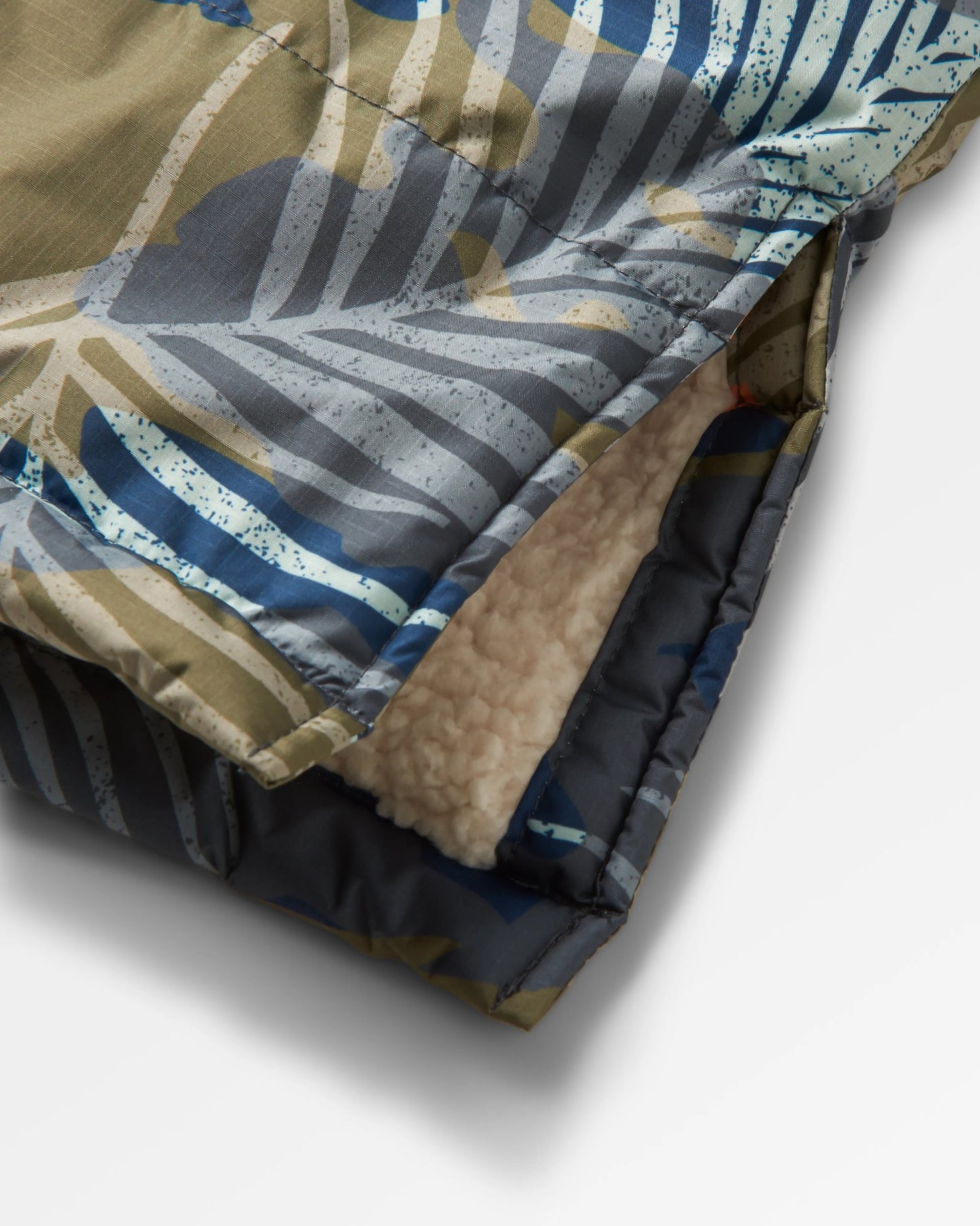 Waves Recycled Sherpa Lined Changing Robe - Palm Camo Apricot