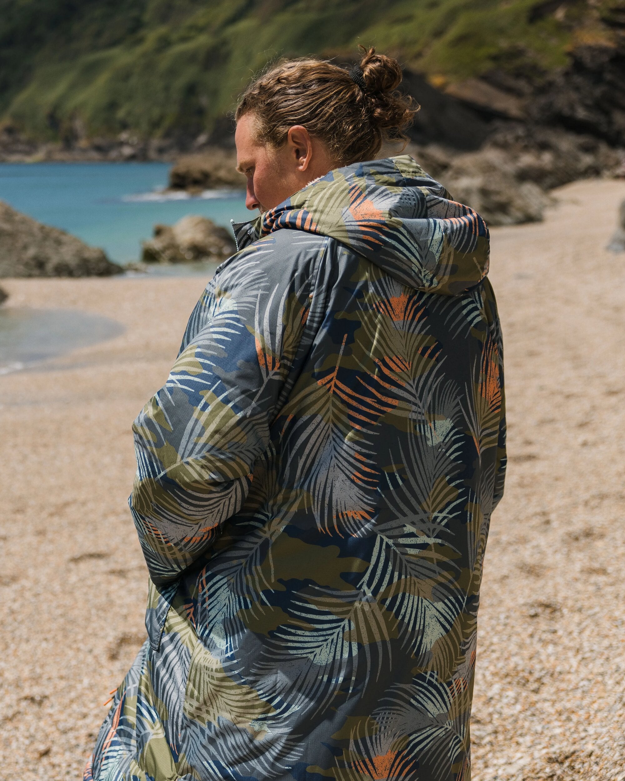 Waves Recycled Sherpa Lined Changing Robe - Palm Camo Apricot - Lifestyle - Male