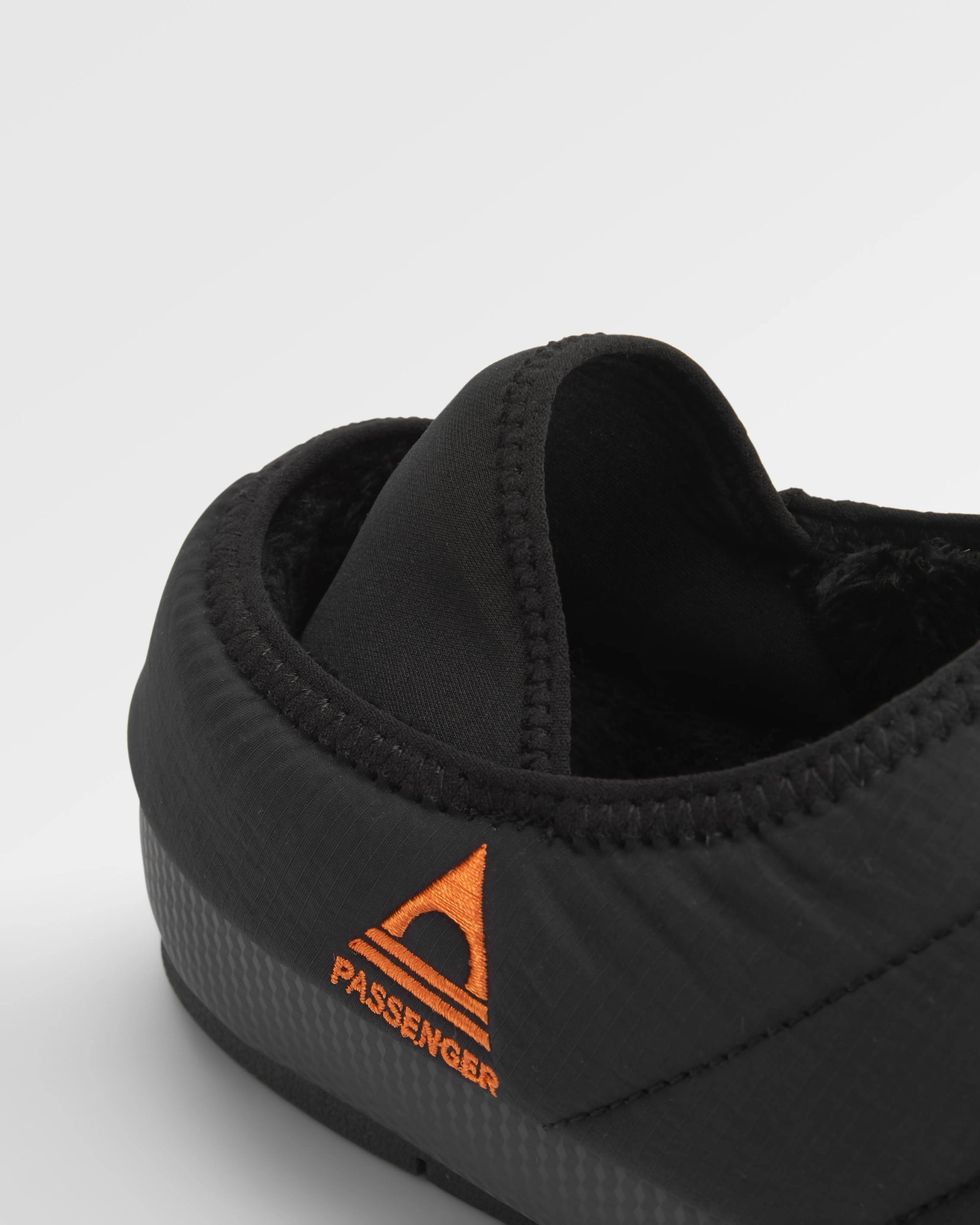 Hearth Men's Slipper - Black - Flatlay