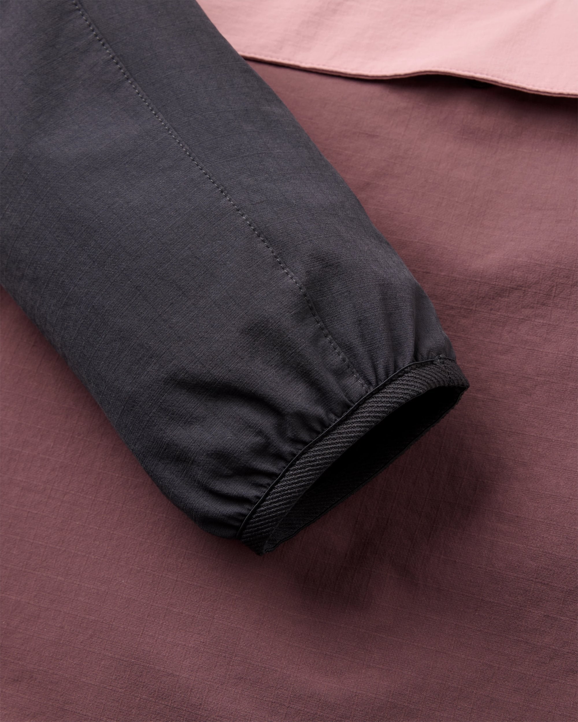 Trailscape Lite Women's Softshell Anorak - Brambleberry/Faded Black - Flatlay