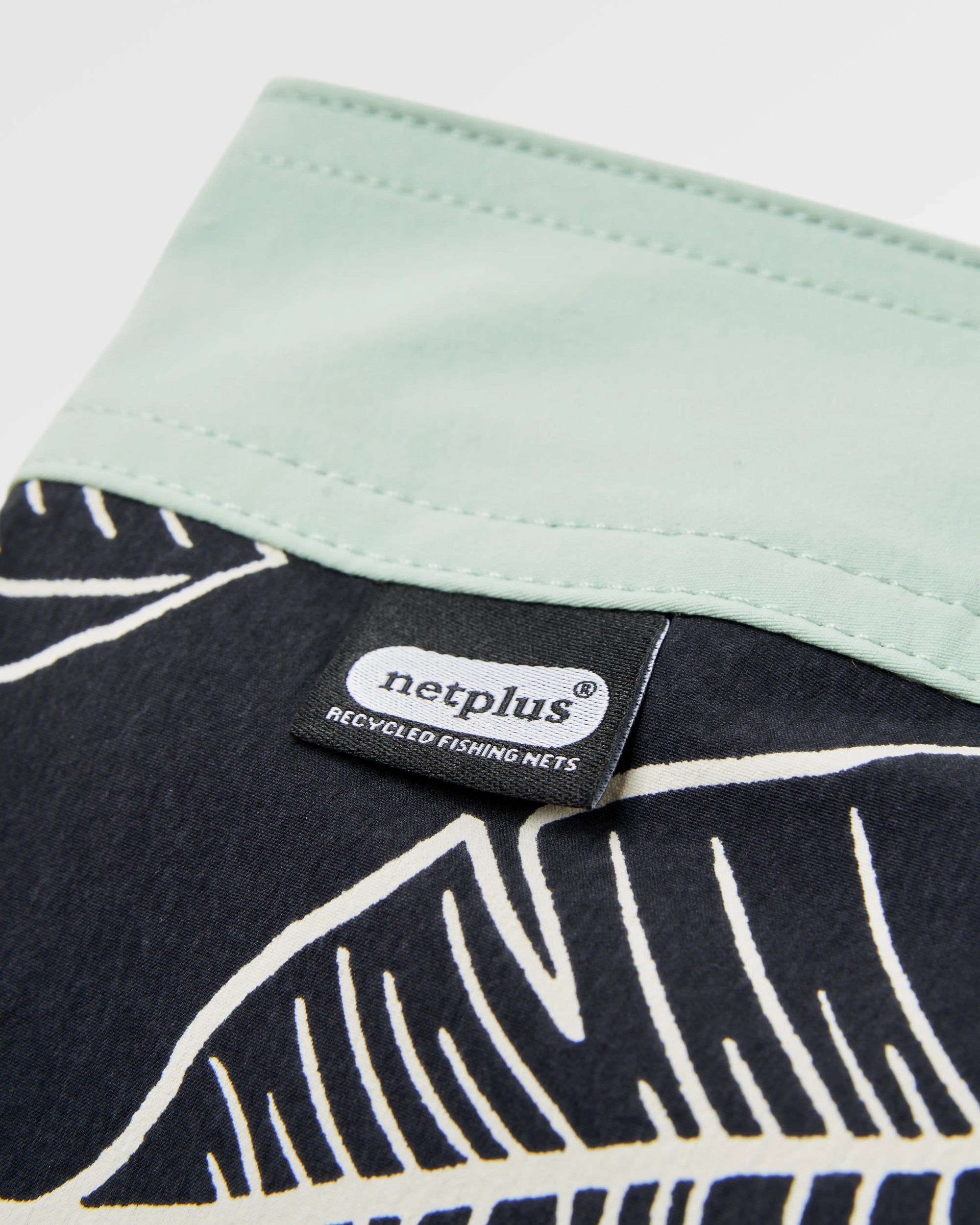 Cruiser Netplus® Recycled 21" Boardshort - Palm Faded Black - Flatlay