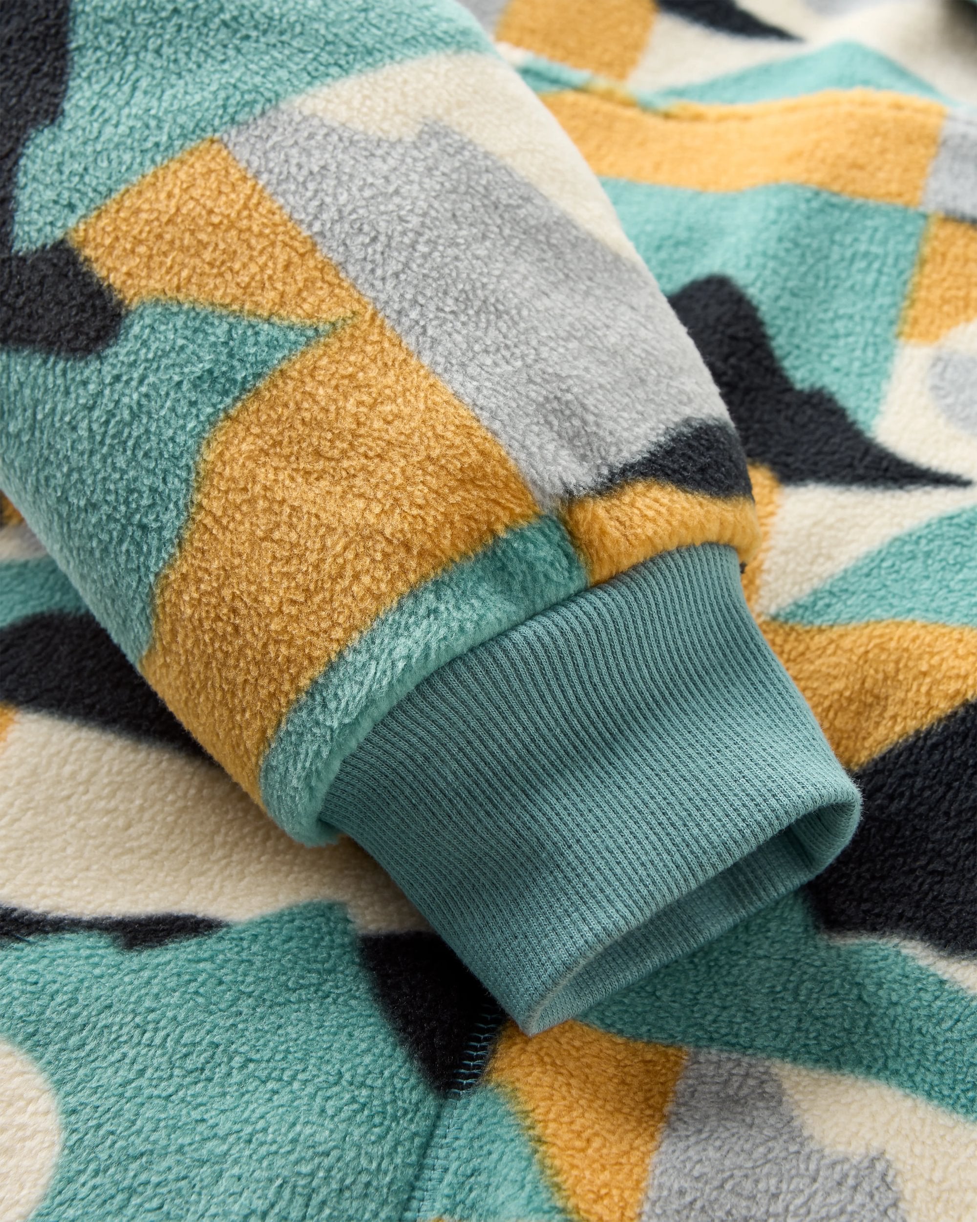 Take It Easy Polar Fleece - Vista Patchwork Arctic - Flatlay