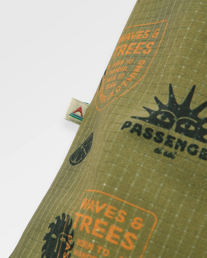 365 Active Shirt - Badge Khaki - Flatlay