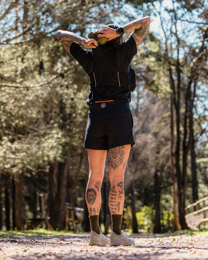 Roundtrip Trail Short 5" - Black - Lifestyle