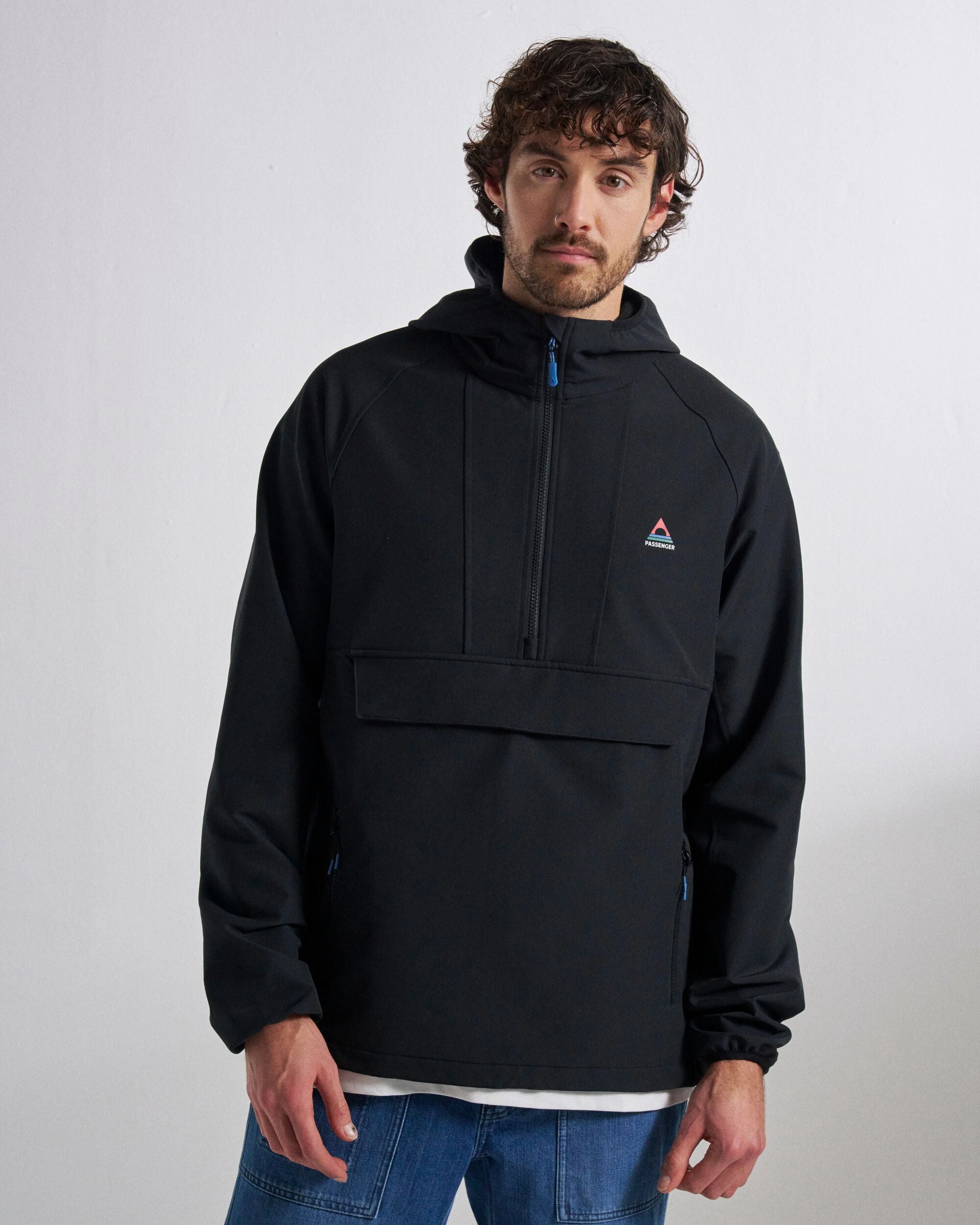 Roamer Recycled Softshell Anorak - Black - Studio Model