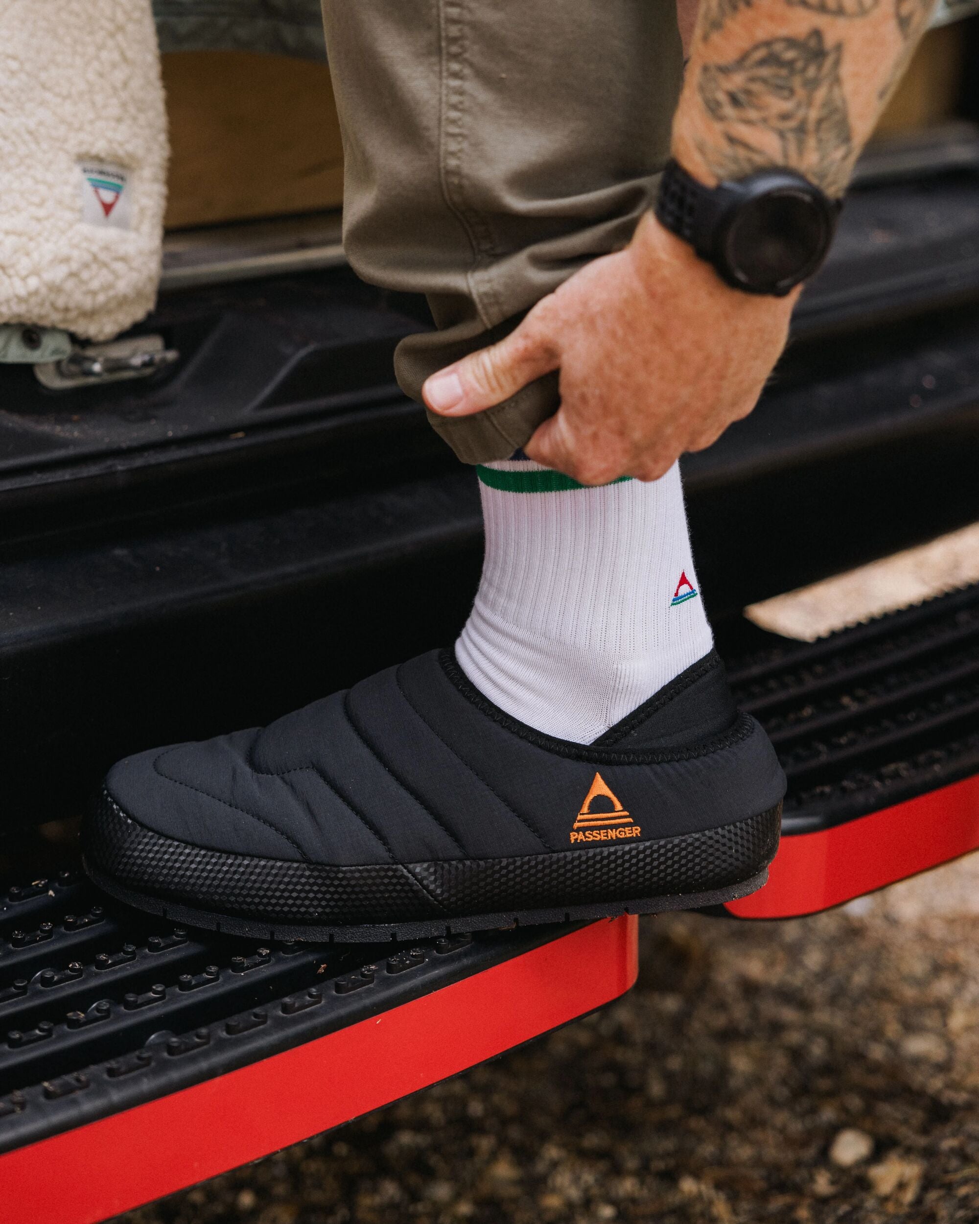 Hearth Men's Slipper - Black - Lifestyle