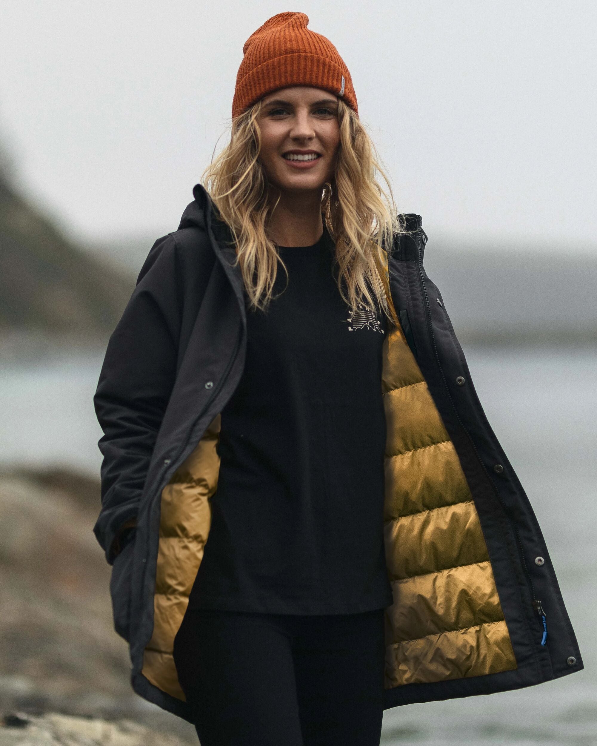Alaska Recycled Insulated Parka - Black - Lifestyle