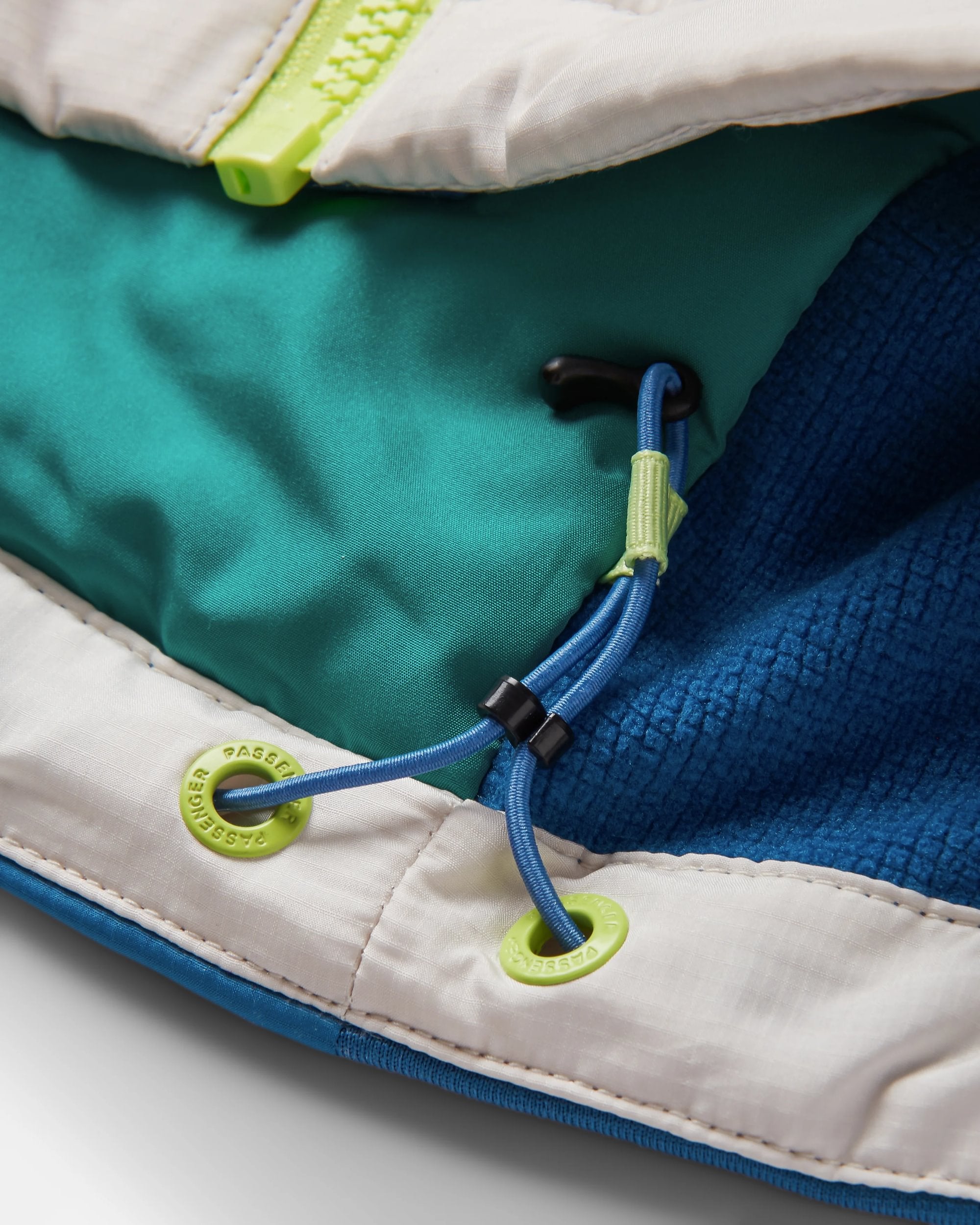 Daybreak Lightweight Recycled Thermore® Insulated Jacket - Tidal Blue/Blue Steel/Birch - Flatlay