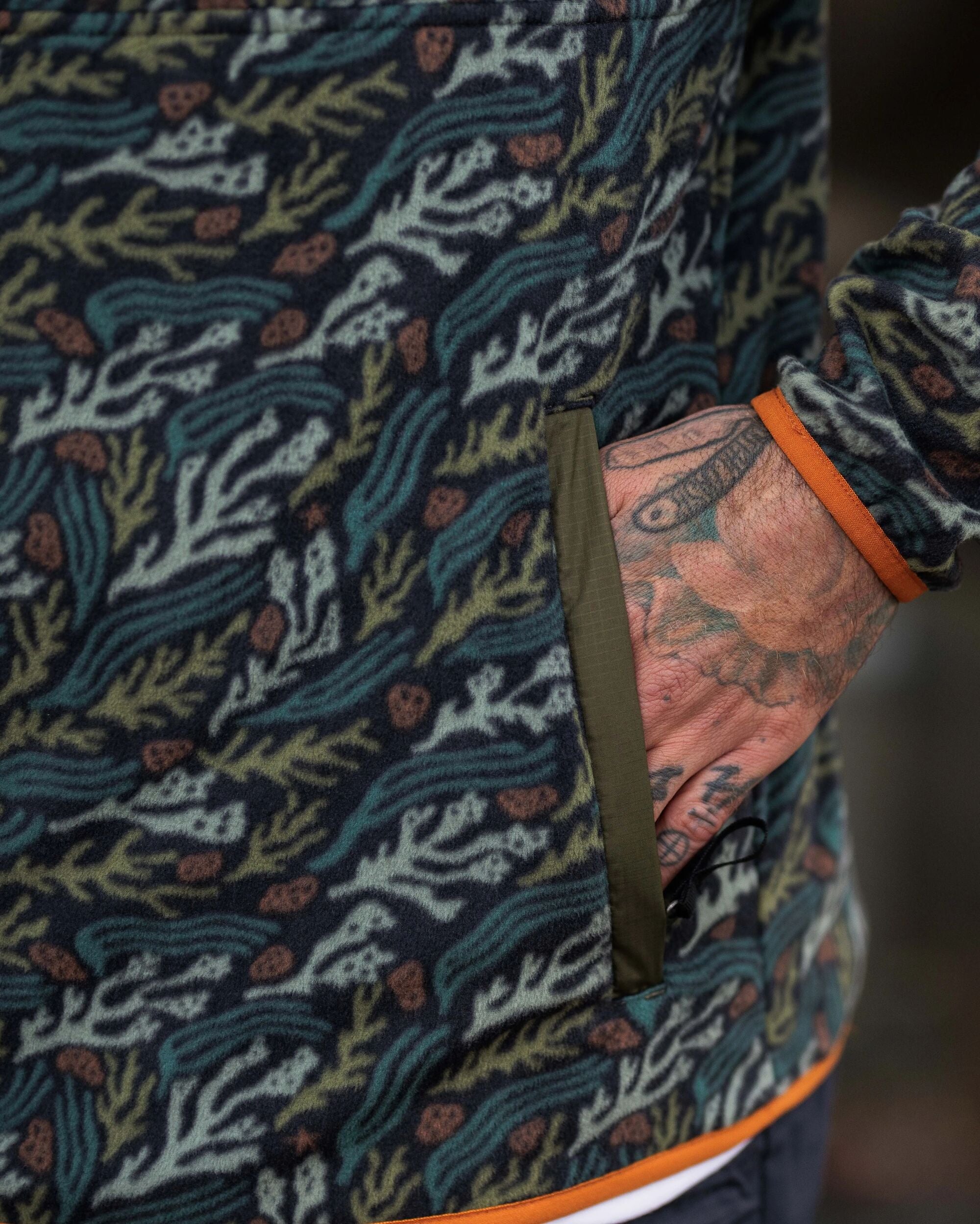 Adrift Recycled Polar Fleece - Ocean Current Black - Lifestyle