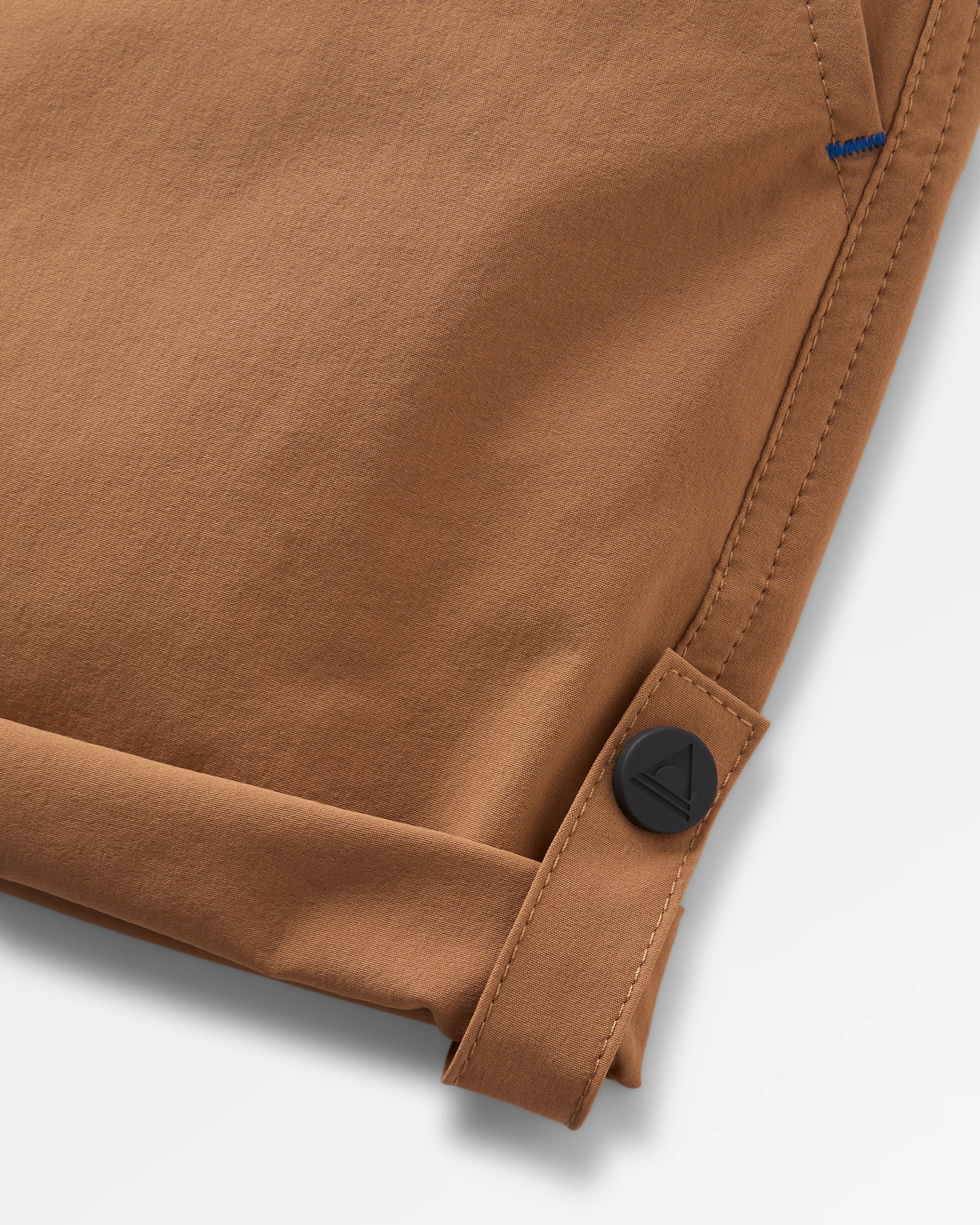 365 Trail Roll Up Short 2.0 - Toffee - Flatlay