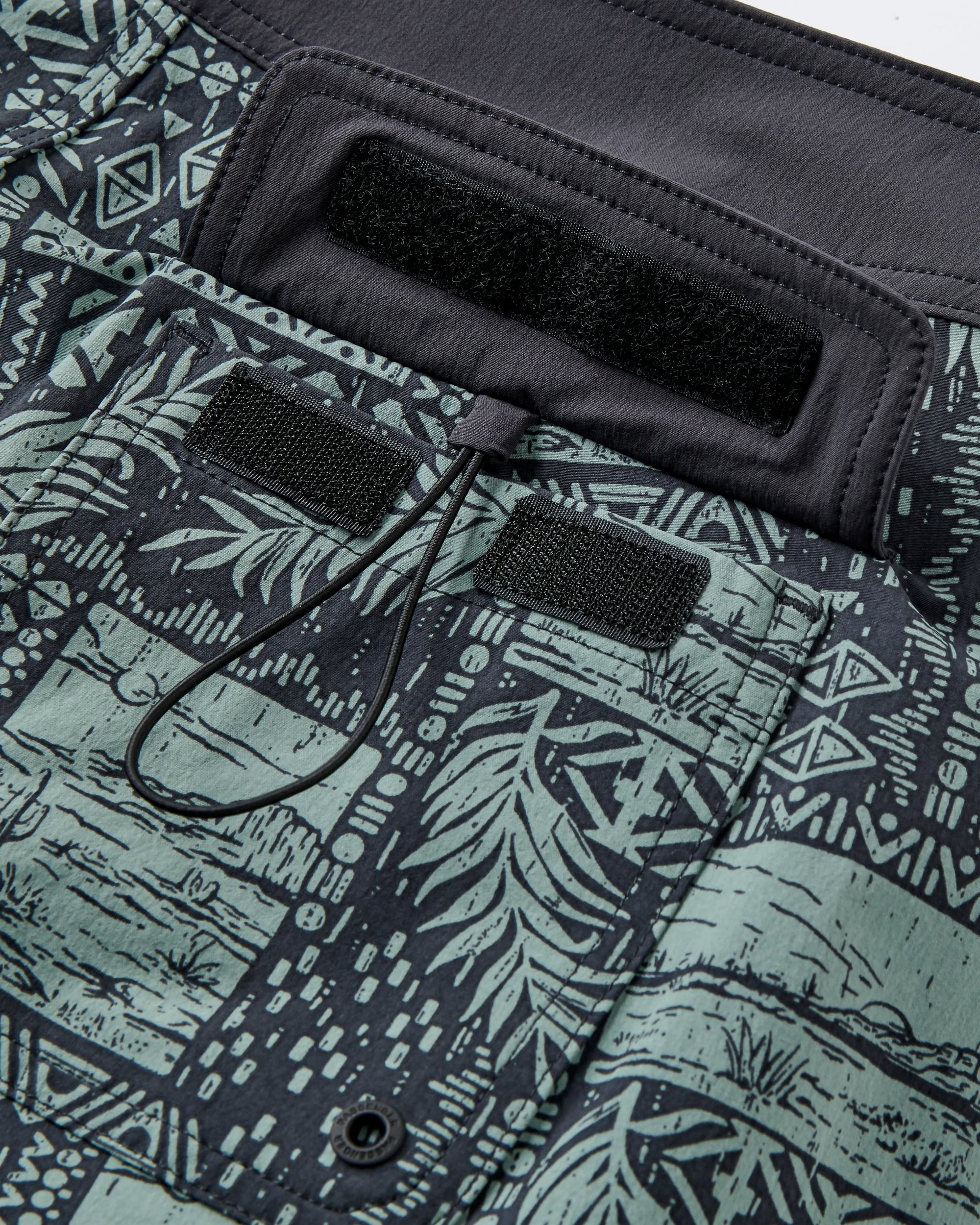Cruiser NetPlus® 19" Boardshort - Patchwork Faded Black - Flatlay