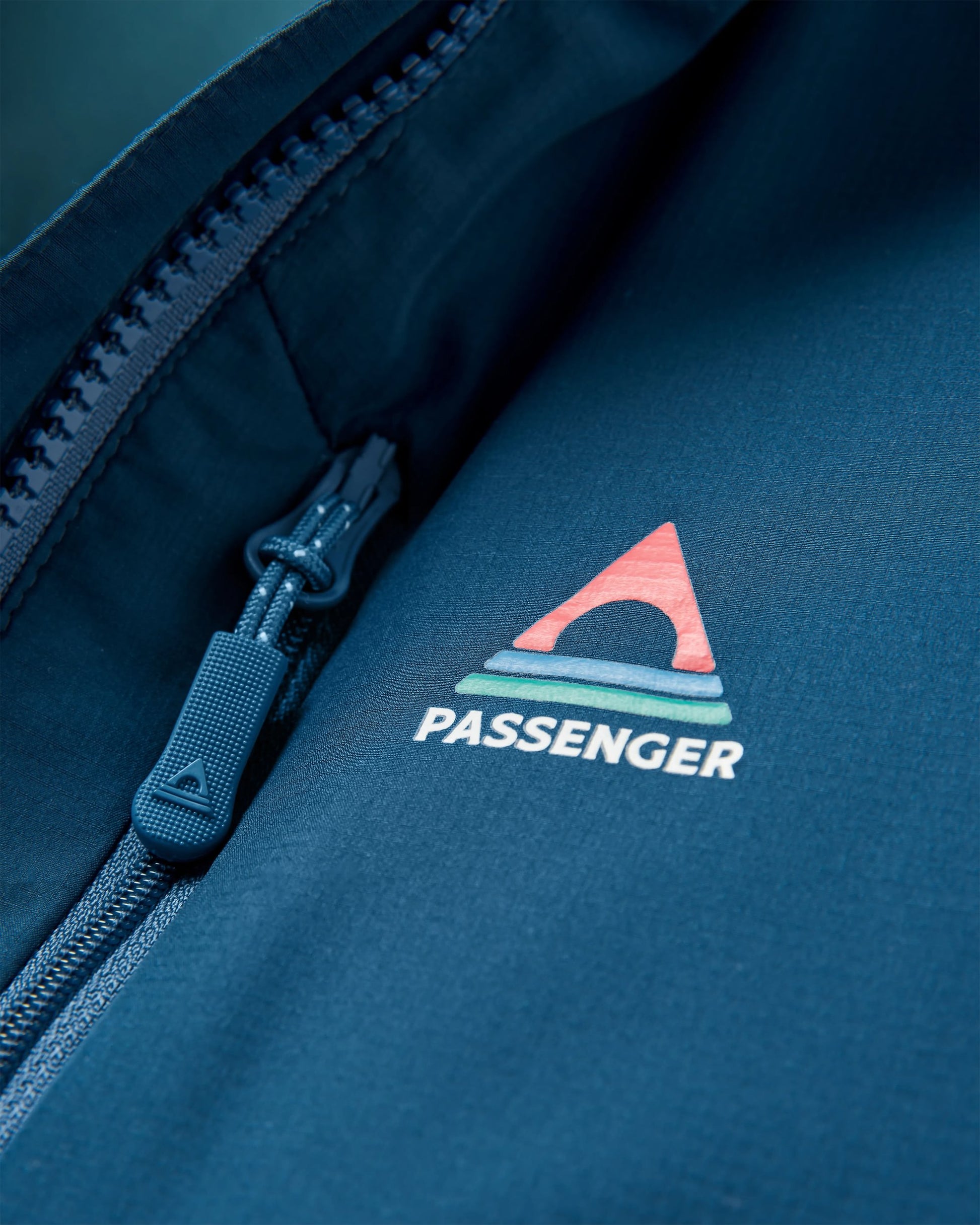 Daybreak Lightweight Recycled Thermore® Insulated Jacket - Rich Navy/Dark Denim/Arctic - Flatlay