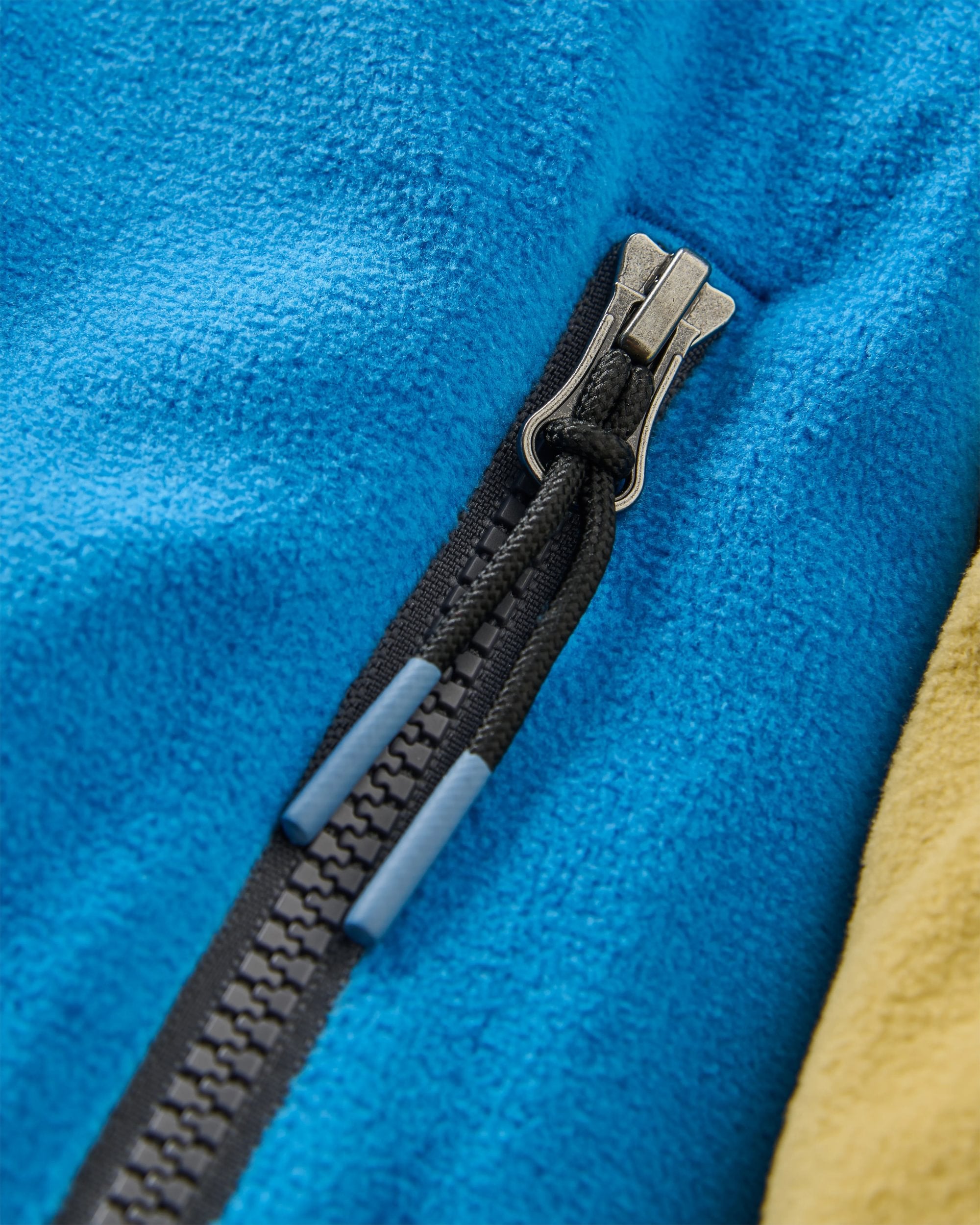 Set Off Polartec® 1/4 Zip Fleece - Warm Beige/Marine Blue - Flatlay