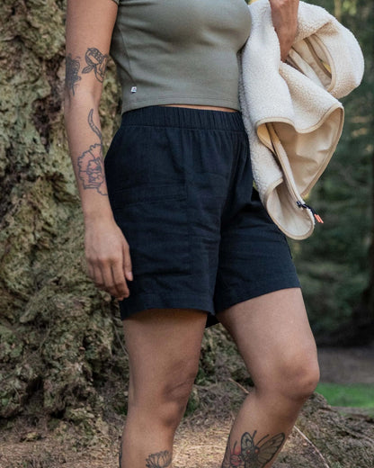 Whirl Short - Black - Lifestyle
