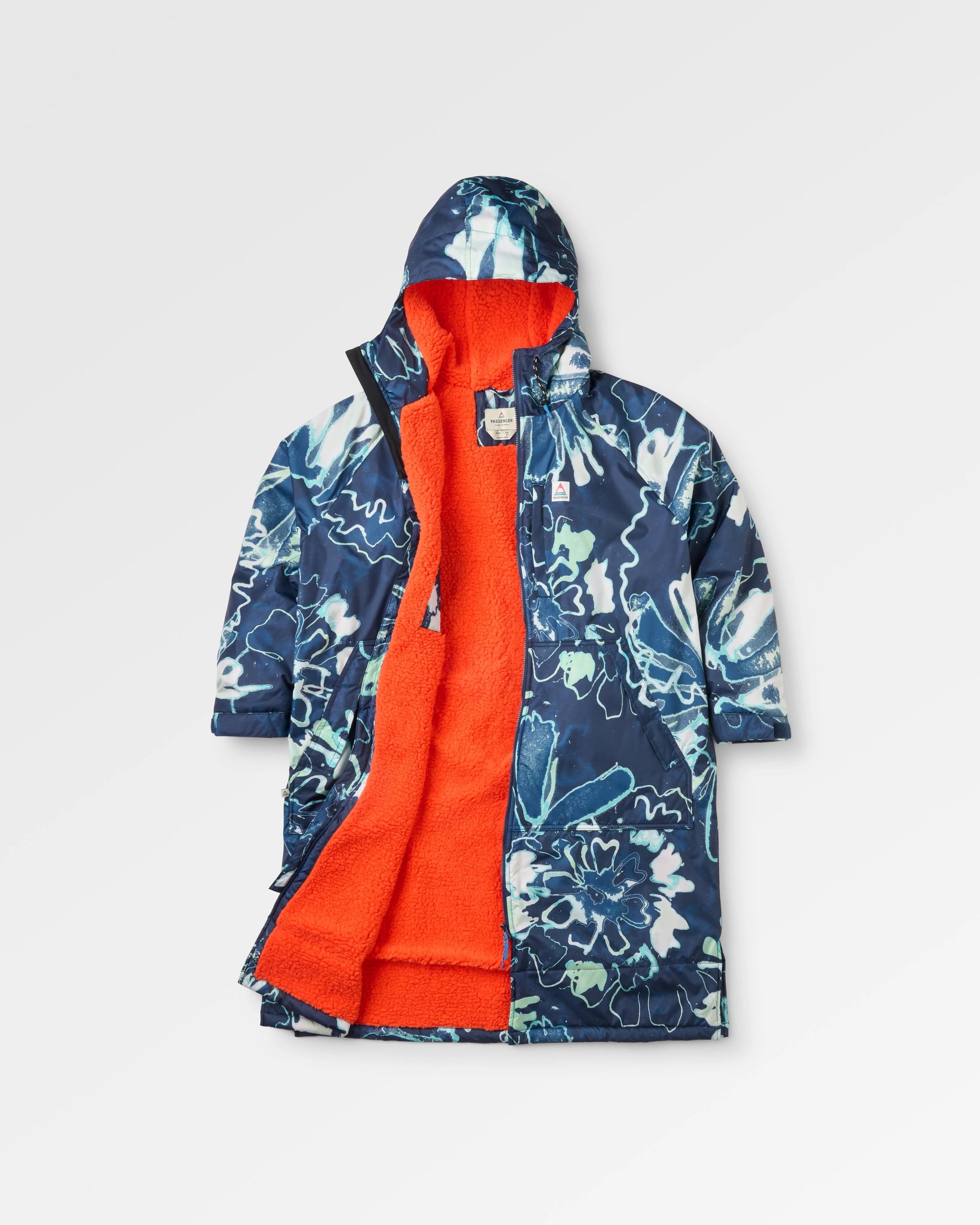Waves Recycled Sherpa Lined Changing Robe - Frost Rich Navy - Flatlay