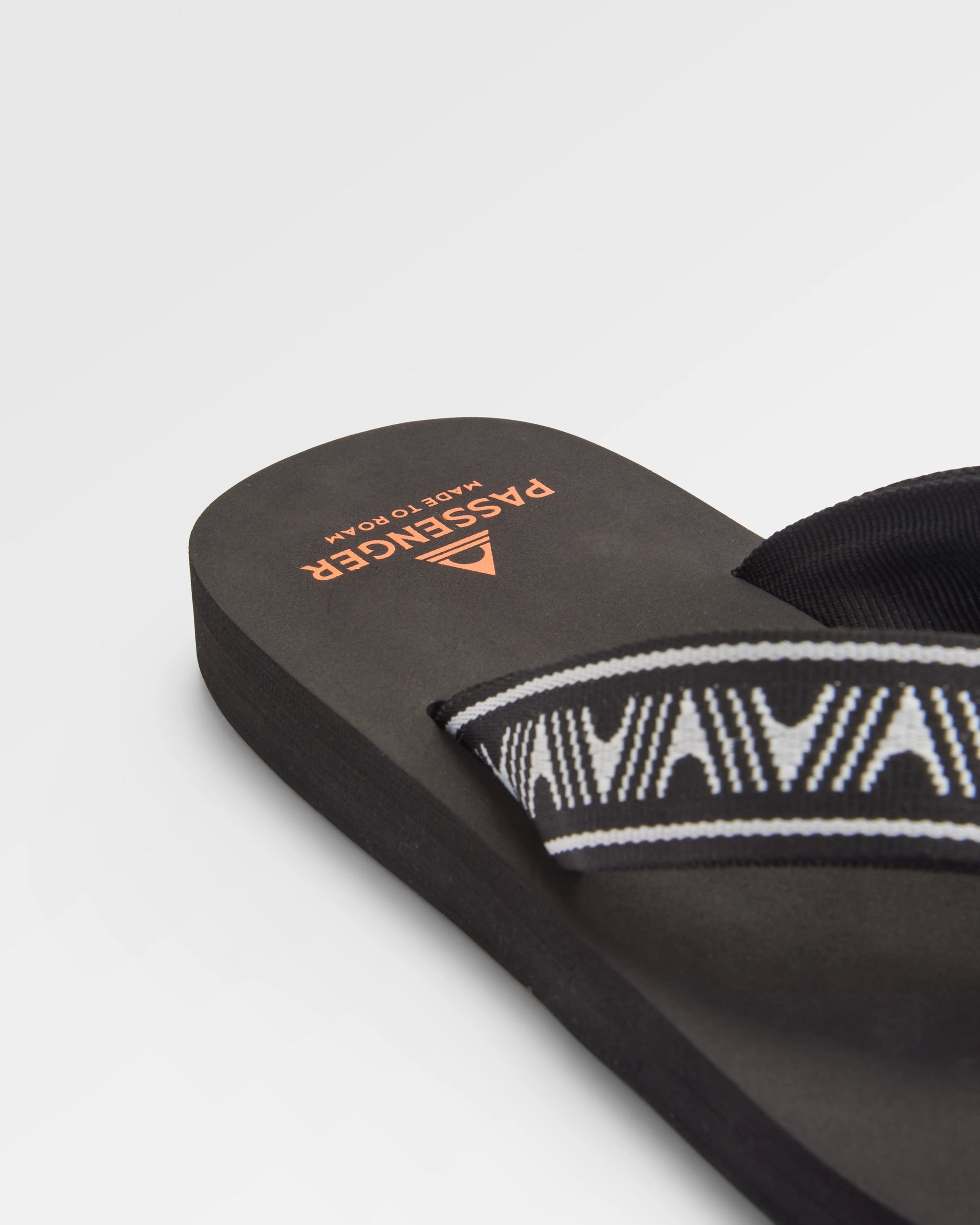 Malibu Flip Flop - Trail Monochrome - Flatlay