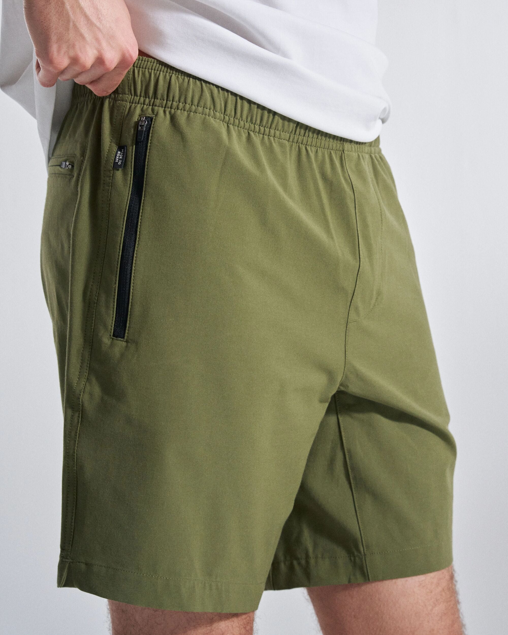 Traveller Organic All Purpose Short 2.0 - Khaki - Studio Model
