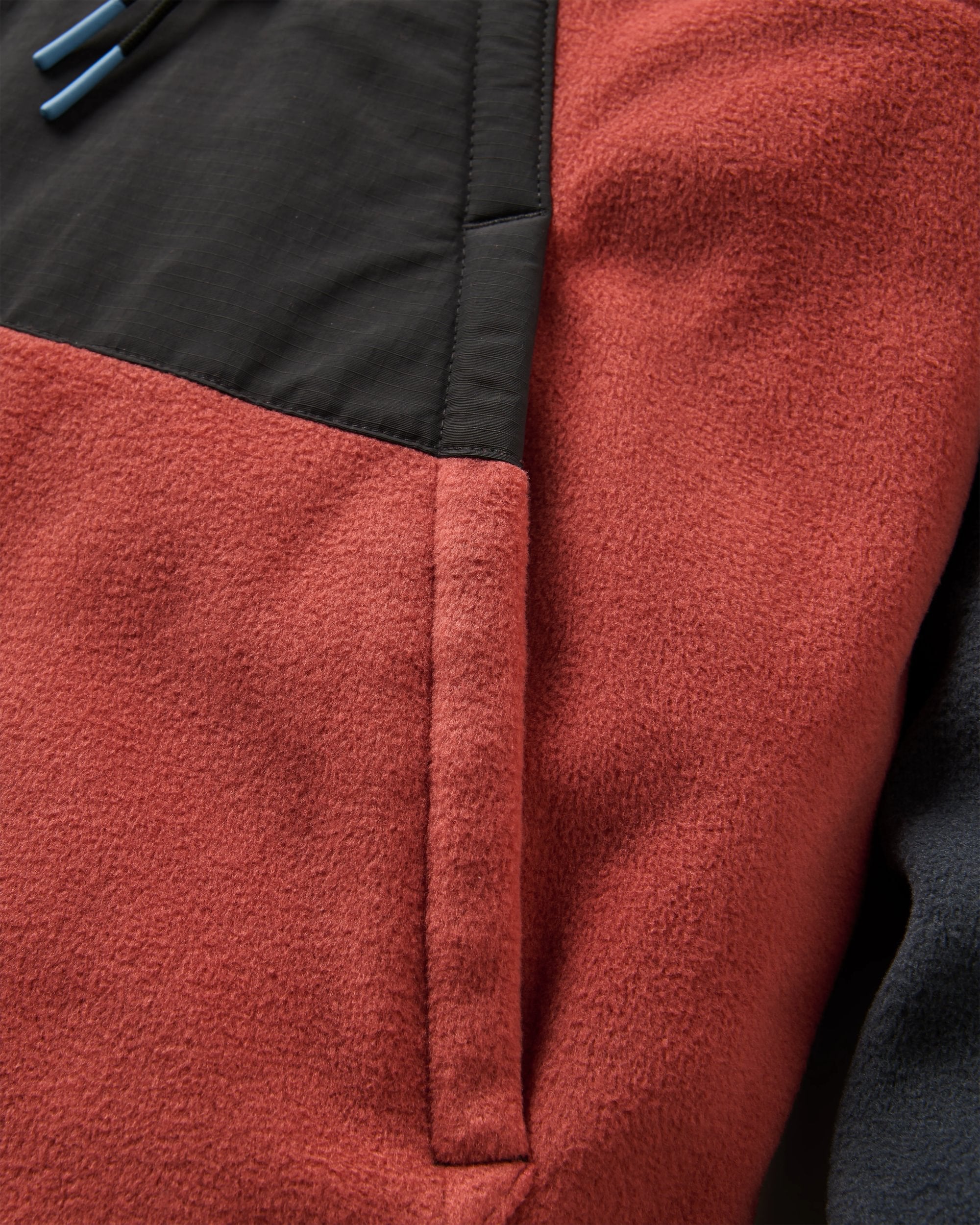 Woodland Hoodless 1/2 Zip Polartec® Fleece - Redwood/Charcoal - Flatlay