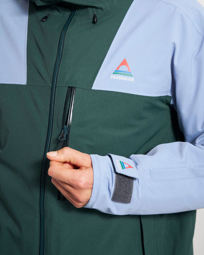 Snowscape Men's Recycled Jacket - Faded Denim/Dark Fern - Studio Model