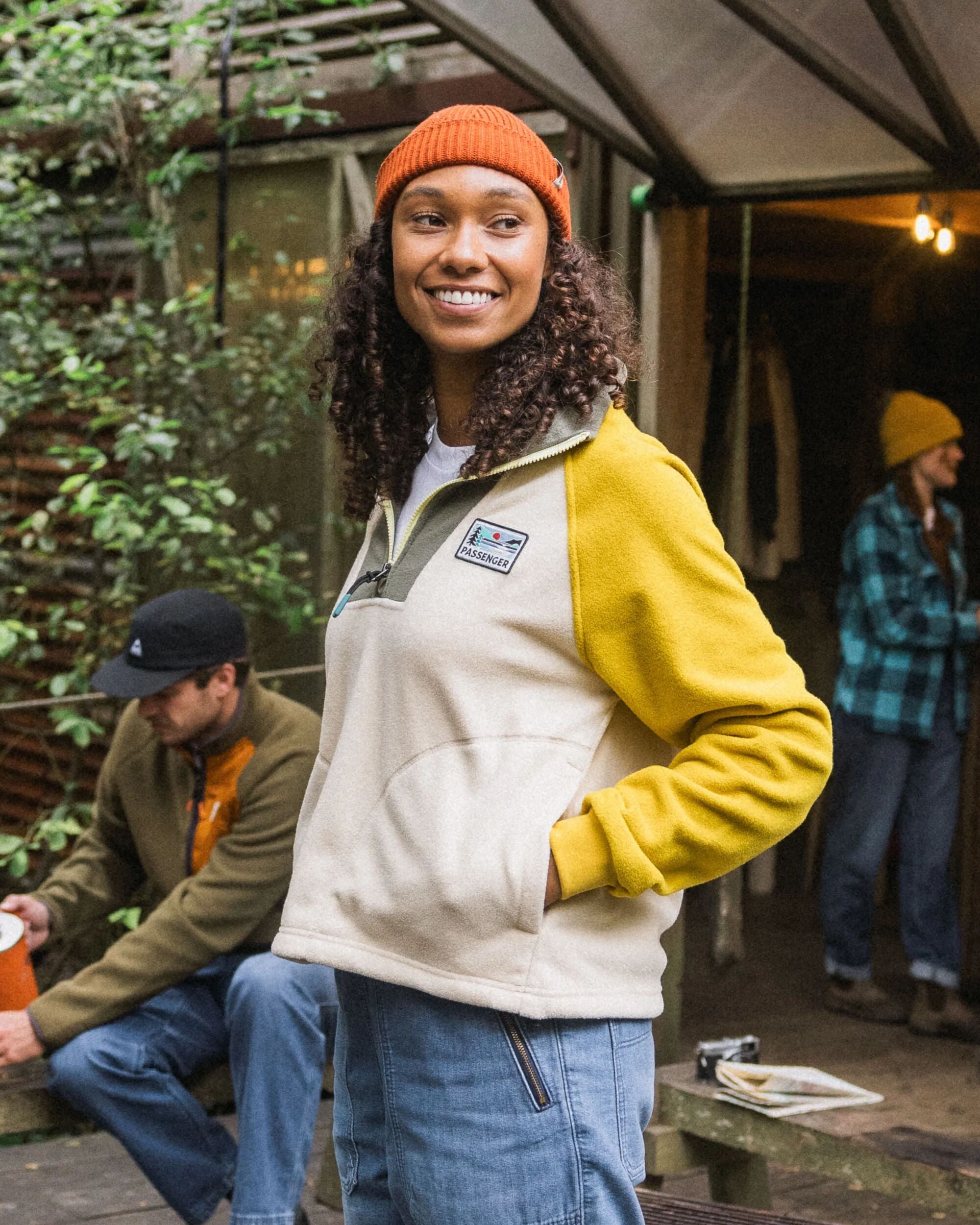 Jazz Polar Fleece - Oat - Lifestyle