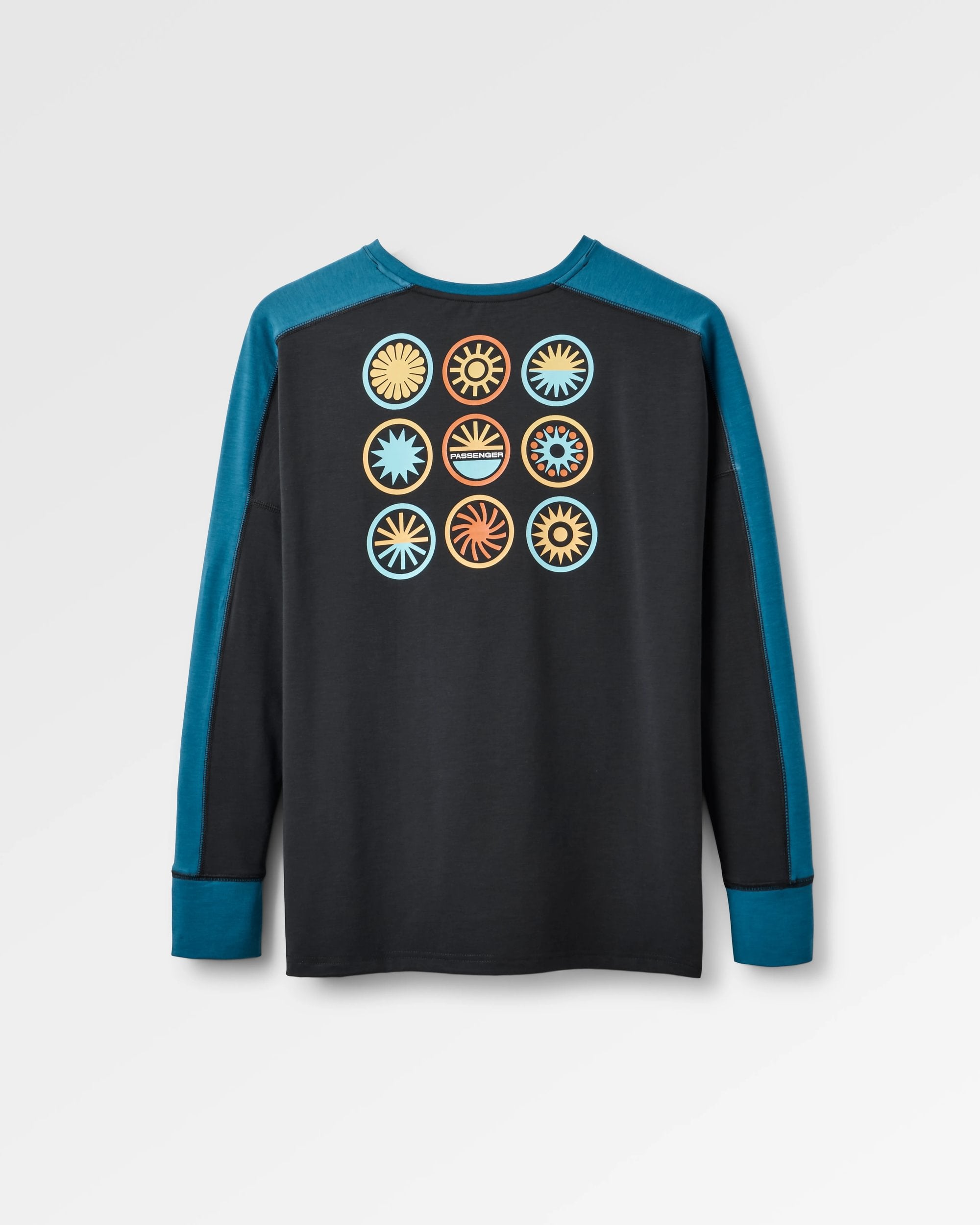 Chase The Light Active LS T-Shirt - Black - Flatlay