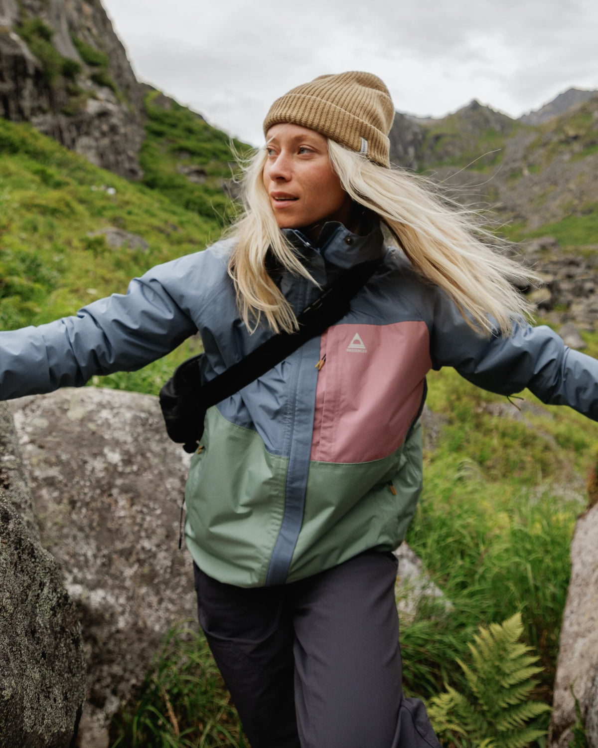 Trailscape Women's Waterproof Jacket - Stormy Blue/Pistachio - Lifestyle