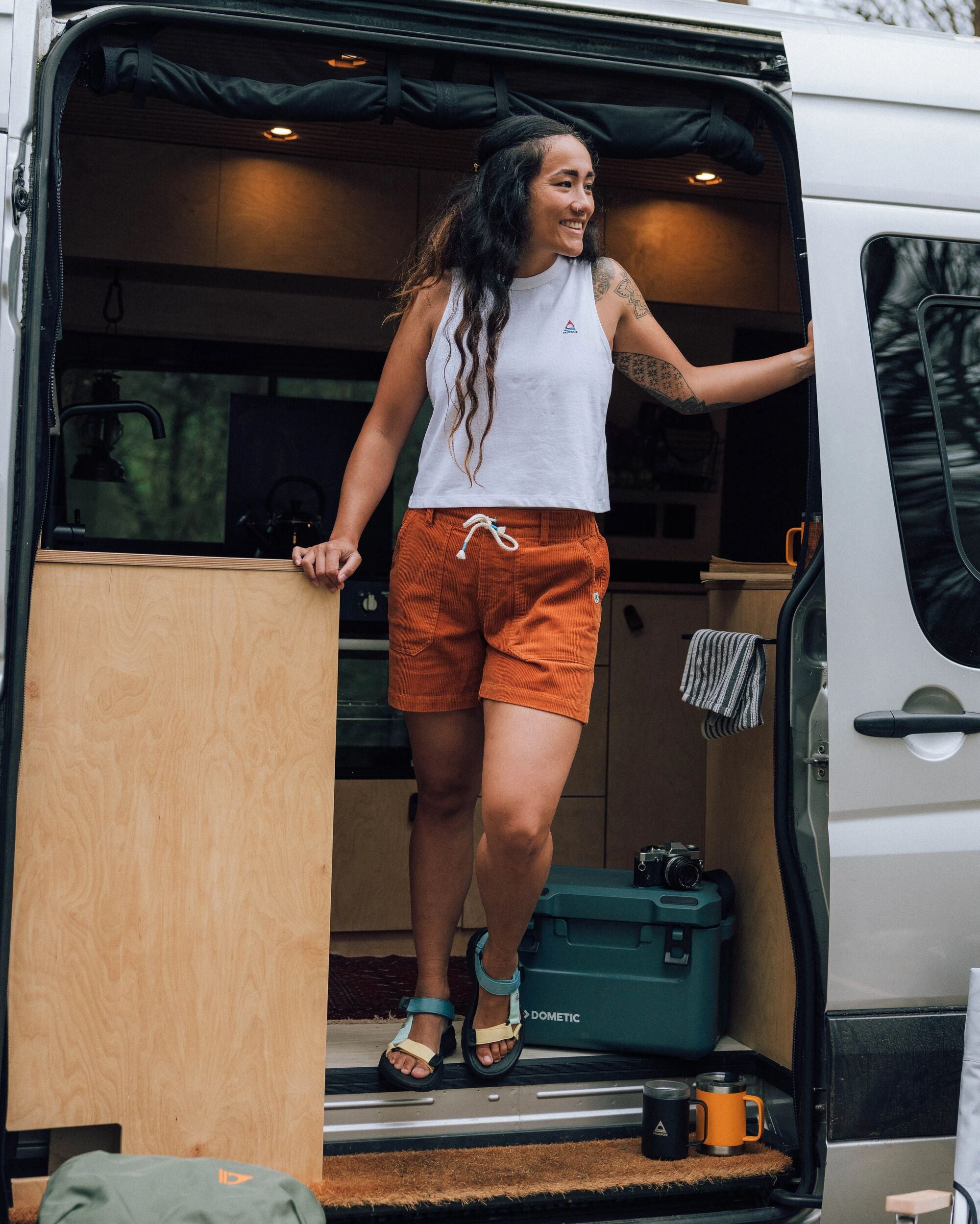 Avian Organic Cord Short - Sunset Orange - Lifestyle