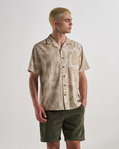 Cove Short Sleeve Shirt - Roam Further Birch - Studio Model