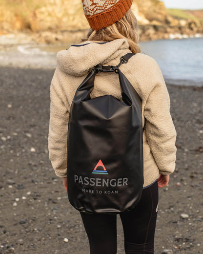 Womens_Tide 30L Recycled Dry Bag - Black - Lifestyle
